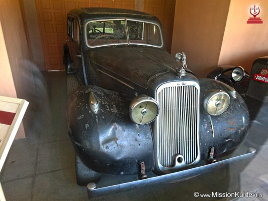 luxury-cars-in-umaid-bhawan-palace-jodhpur