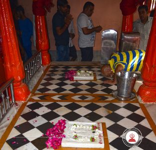 mohandasji-kanhi-dadi-footprints-paglya-salasar-balaji-temple