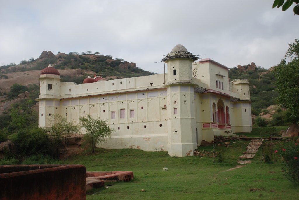 Chyvan_Rishi_Temple_on_Dhosi_Hill